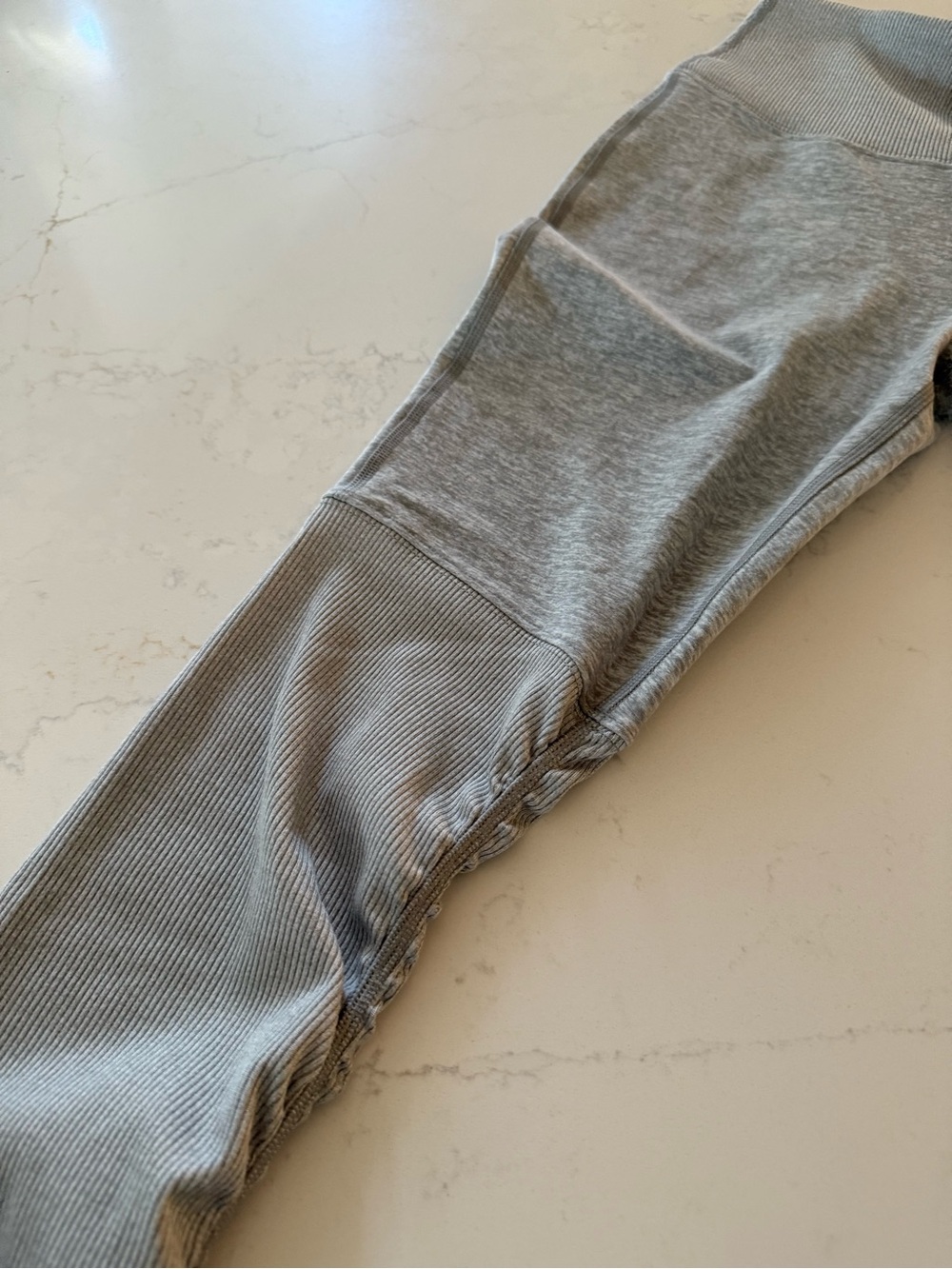 ALO Yoga Light Gray Ruched Leggings (models color is different, see my photos) - Picture 6 of 6